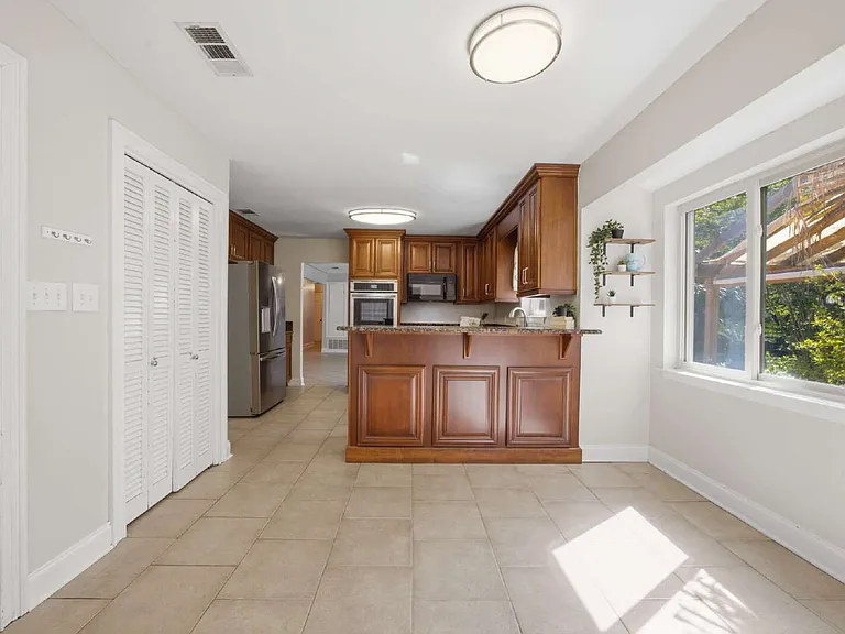 157 Country Club Rd — Photo 30
