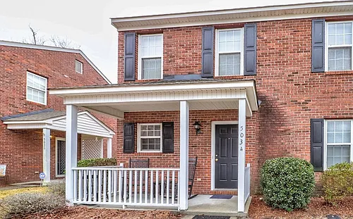 5034 Lampost Cir Photo 1