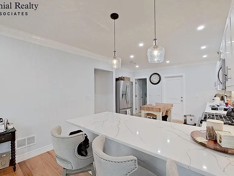 28 Woodrow Ave #2 — Photo 4