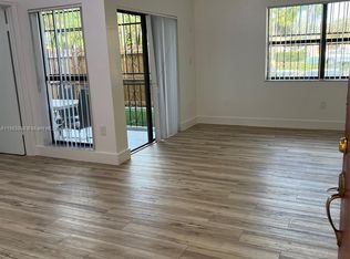 10895 NW 7th St APT 12-28, Miami, FL 33172