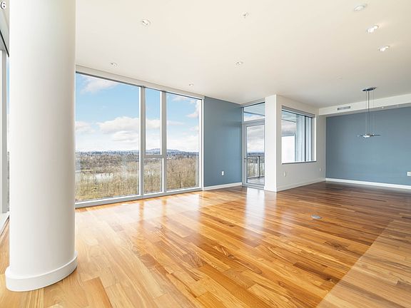 5th image of 841 SW Gaines St Unit 1606