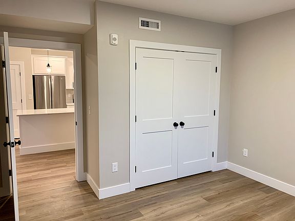 4th image of 27 Franklin St #304
