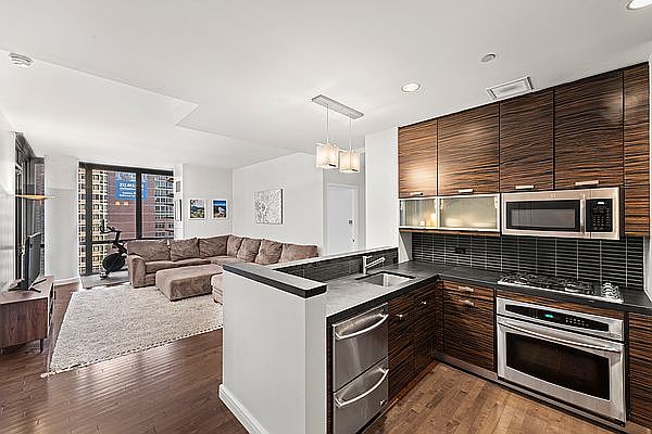 1st image of 101 W 24th St APT 9A