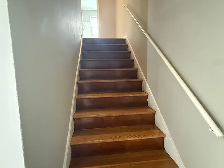 Thompson Place Apartments — Photo 29