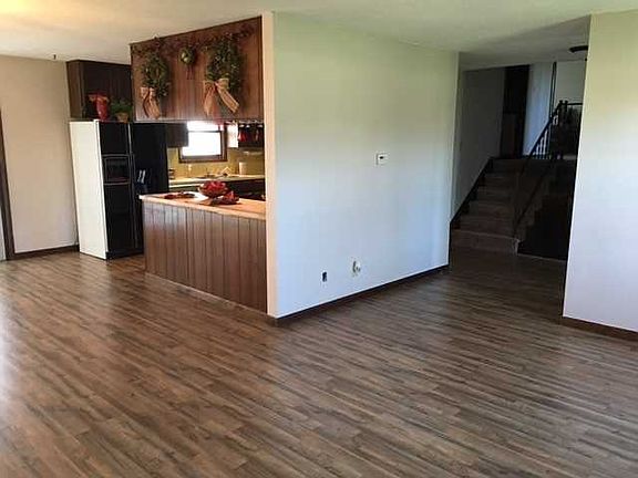 4th image of 11328 Cunningham Blvd