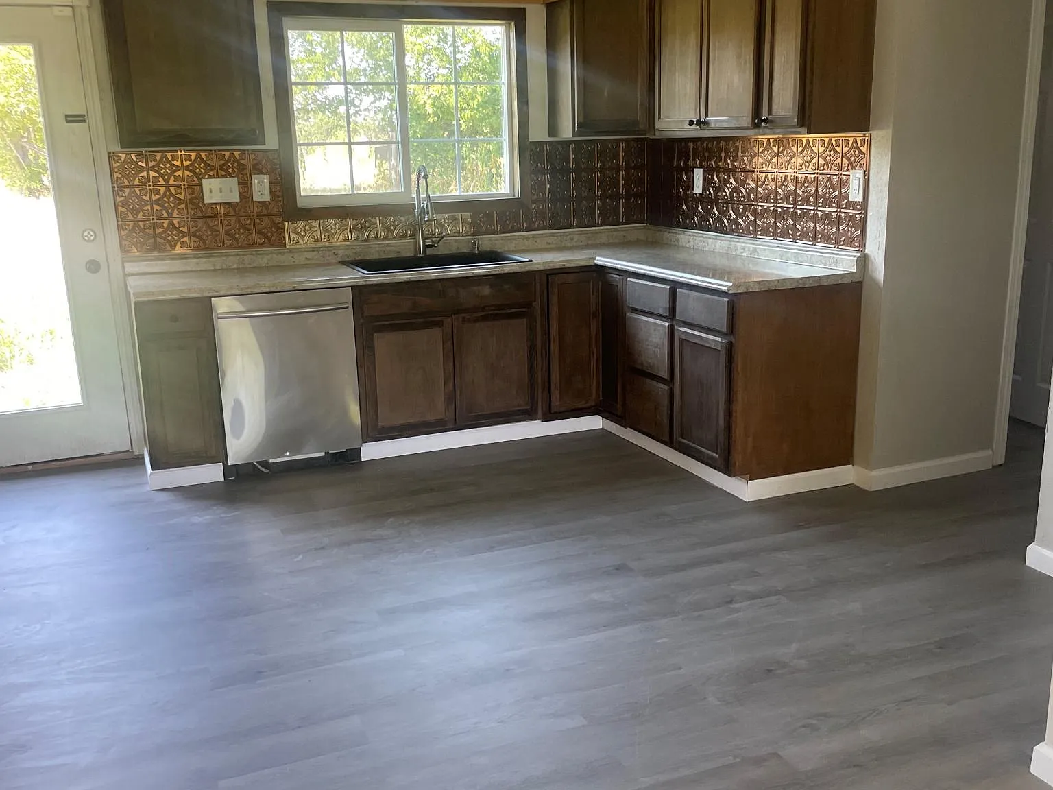 4 bed, 1980 sqft, $1,700 — Photo 3