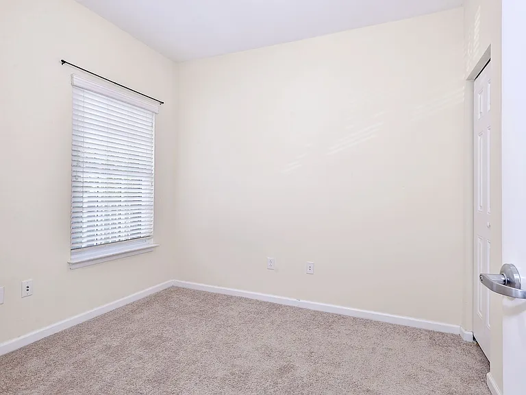 4345 New Town Ave #202 — Photo 4