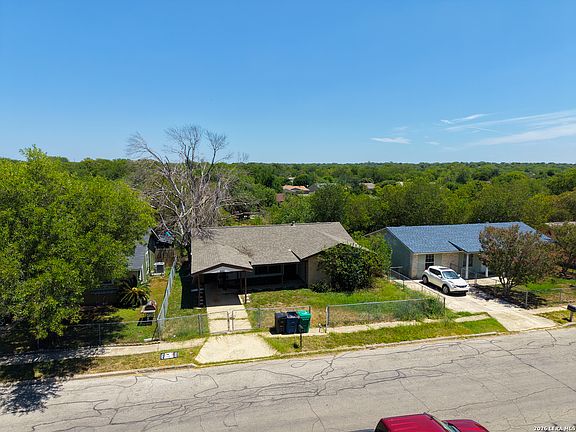 3rd image of 5911 Stoney Creek