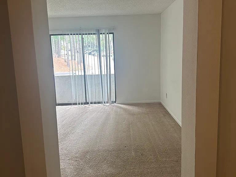 122 Seasons Pkwy — Photo 17