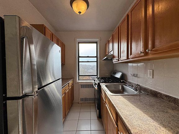 5th image of 4709 Skillman Ave APT G6