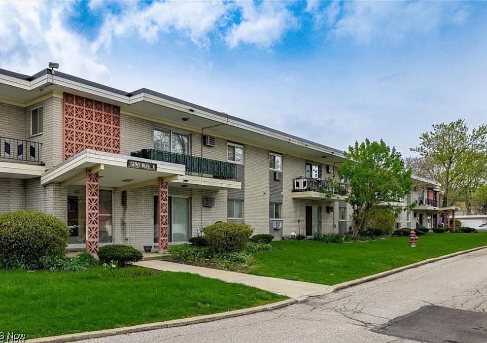 1st image of 1390 Golden Gate Blvd APT E105