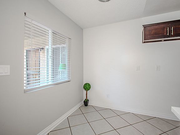 3rd image of 673 Ohio Ave APT 2