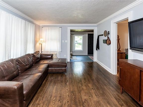 5th image of 5139 N Primrose Ave