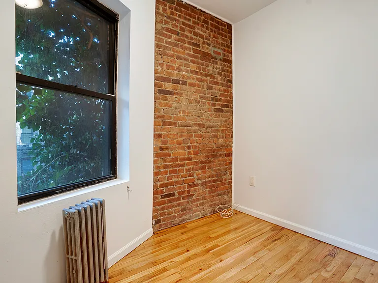 412 W 49th St #3B — Photo 6
