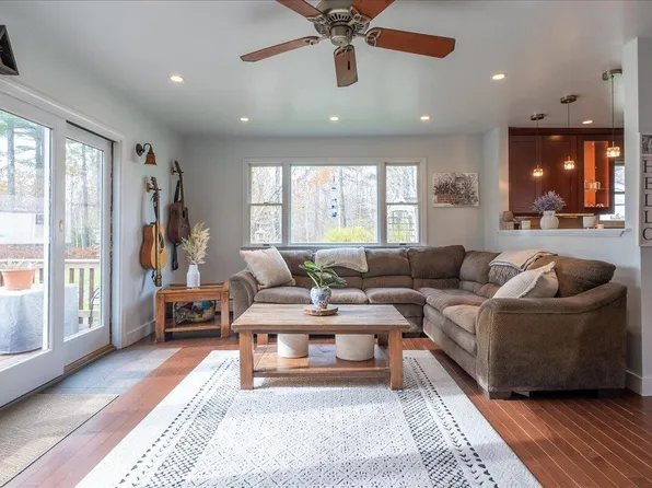 20 Spahr Road, Washington, ME 04574