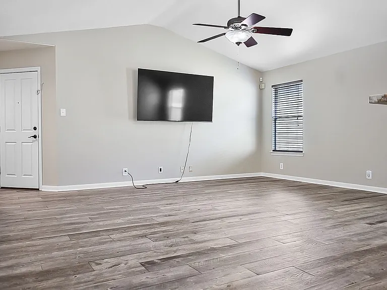 10003 Magnolia Riv — Photo 6
