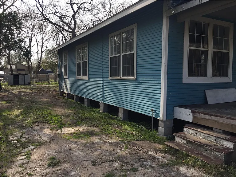 310 Foerster St — Photo 3