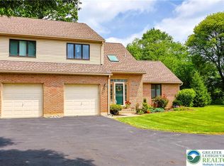 3244 Oakland Square Dr, Bethlehem, PA 18020