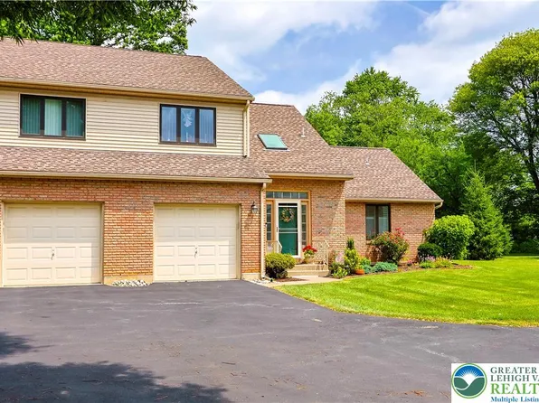 3244 Oakland Square Dr, Bethlehem, PA 18020