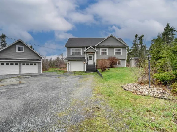 40 Pivot Ln, Hatchet Lake, NS B3T 2C8