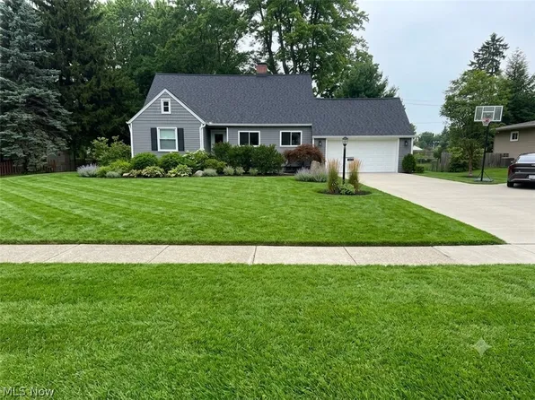 7990 Stockbridge Rd, Mentor, OH 44060
