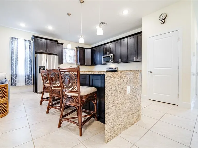 520 Nogales Ct — Photo 13
