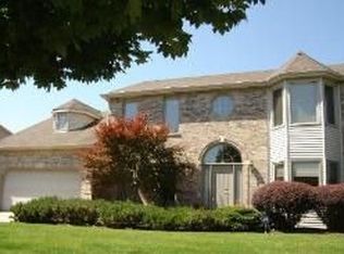 2813 Breckenridge Cir, Aurora, IL 60504