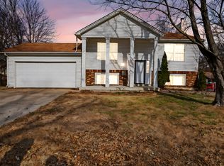 511 Chapparal Dr, O'Fallon, MO 63368