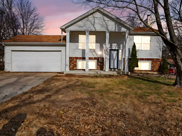 511 Chapparal Dr, O'Fallon, MO 63368