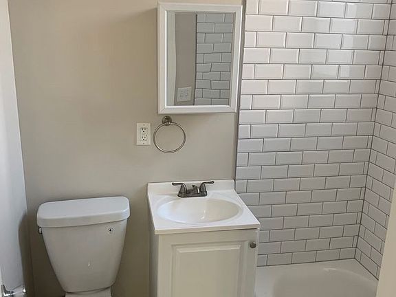 4th image of 641 Lincoln Ave #B3