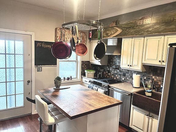 4th image of 76 King St #1