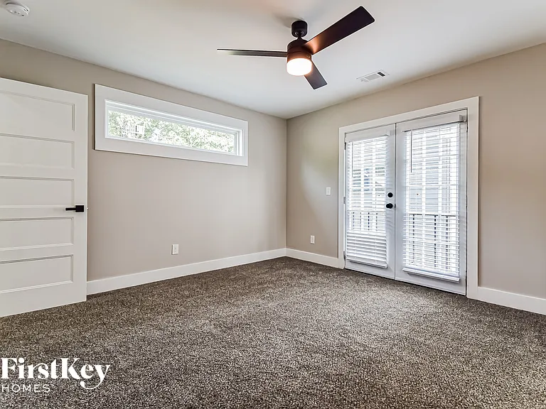 573 Middle St SW — Photo 11
