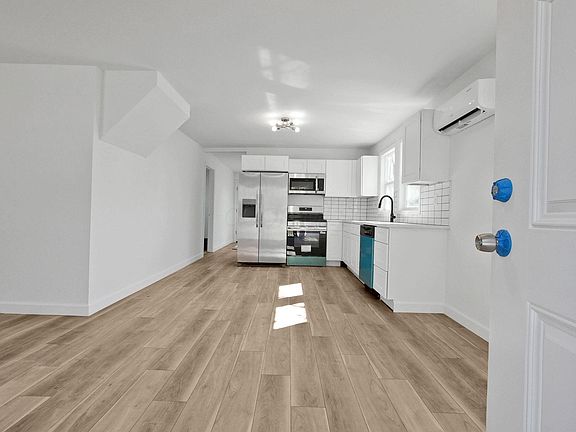 5th image of 3608 S Champion Ave
