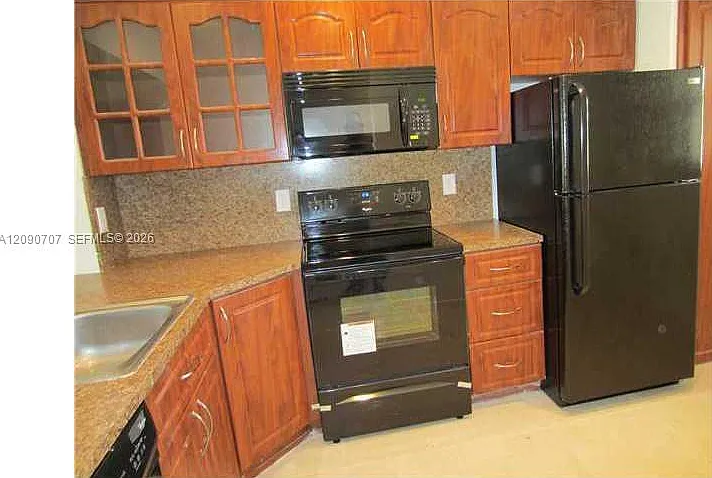 Monterey Condo Four — Photo 2