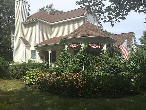 3rd image of 157 Michaels Ln