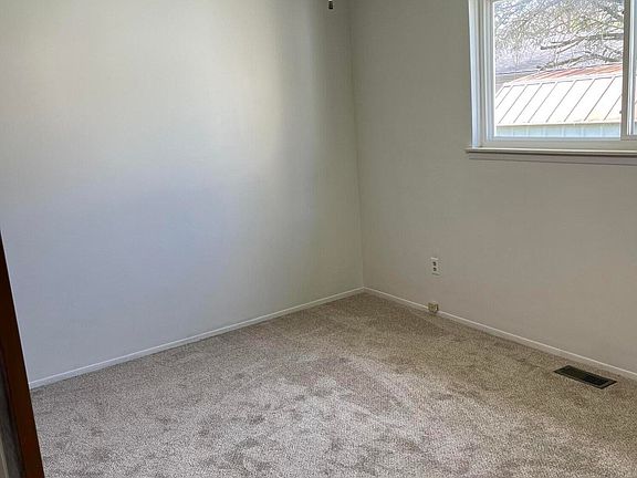 3rd image of 41355 Harvard Dr