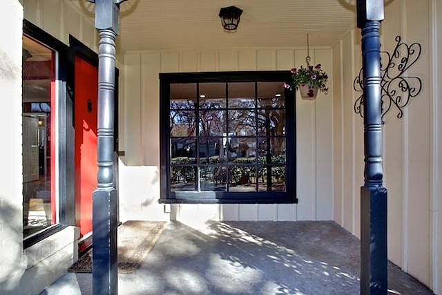 1st image of 512 N Bailey Ave