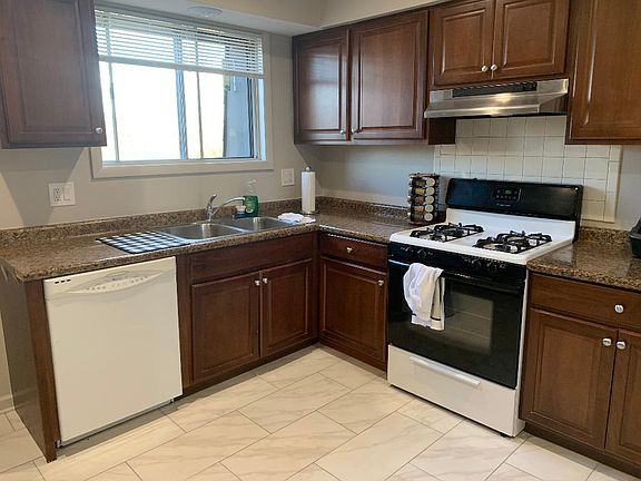 5th image of 3623 Salem Walk APT B2