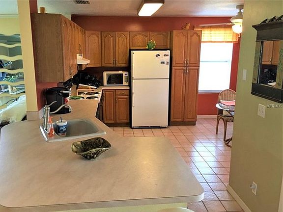 4th image of 13738 San Juan Ave