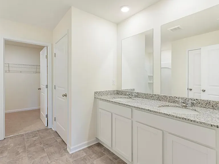 293 Quarter St — Photo 13