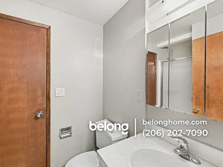 1220 E Laurel St — Photo 8