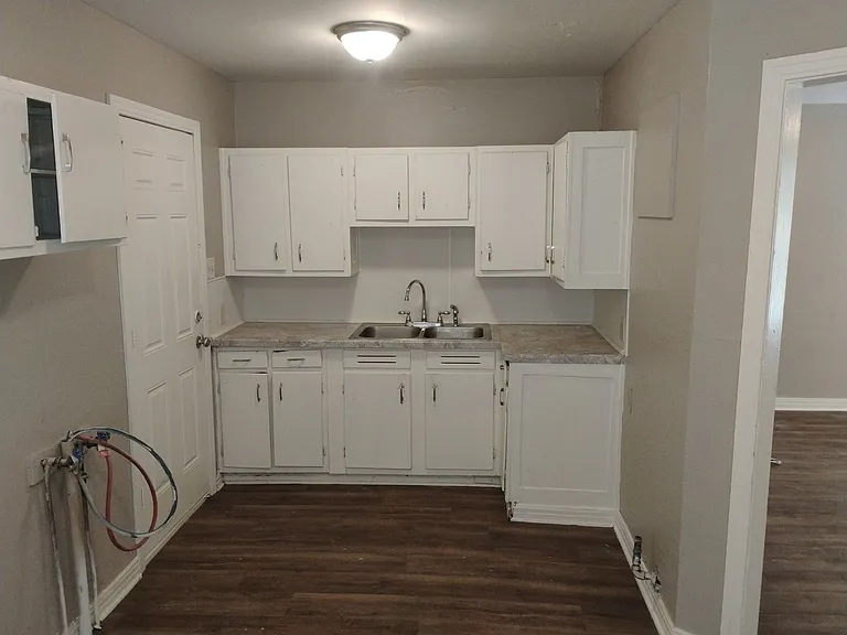163 Hubbard Dr — Photo 1