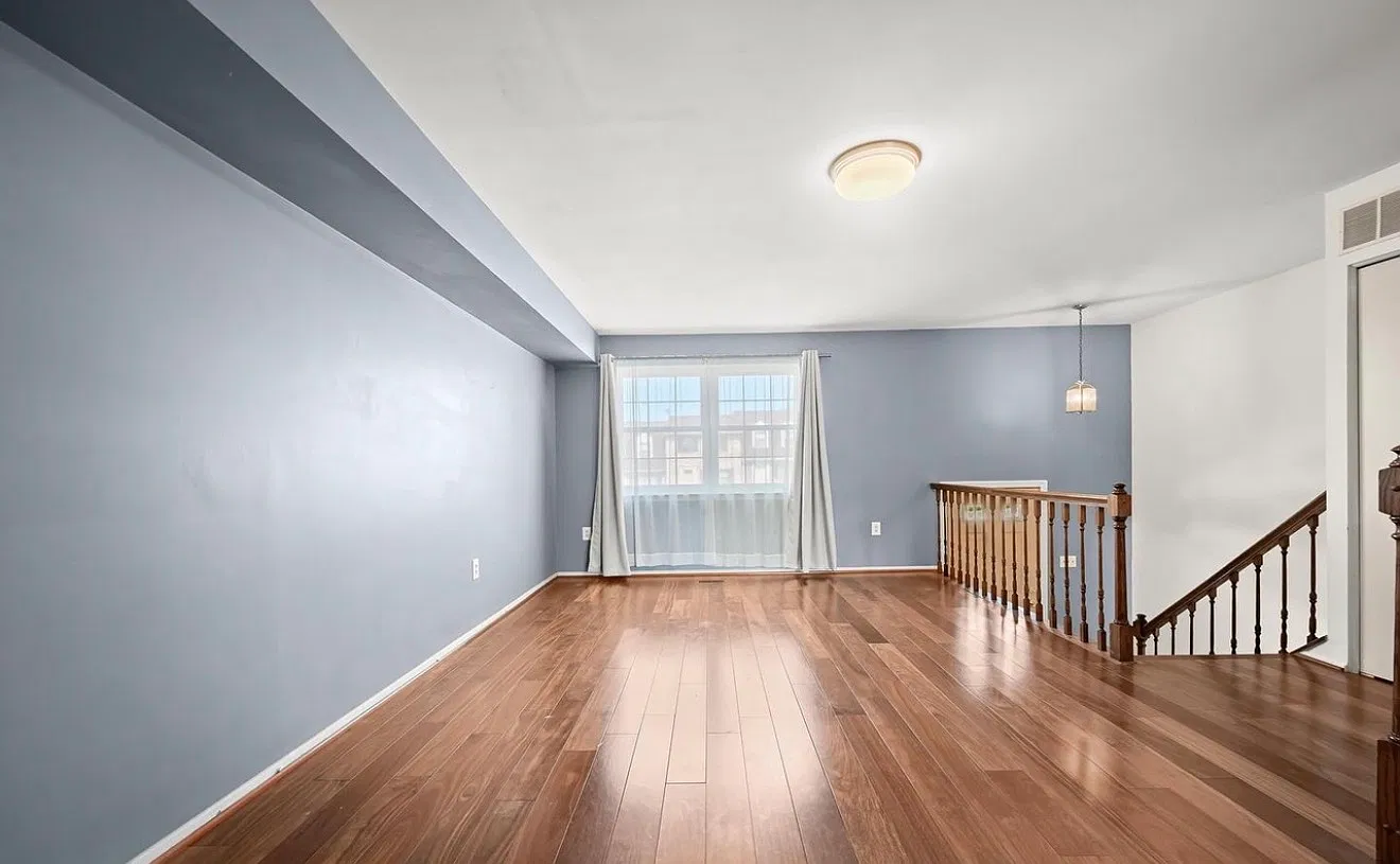 3 bed, 2.5 bath, 2019 sqft, $2,500 — Photo 3