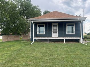 202 S Center St, Clay Center, NE 68933
