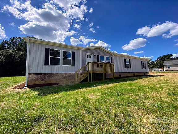 3rd image of 5726 Landon Pl