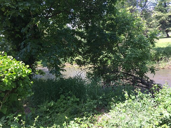 2nd image of 624 S Shasta Ave
