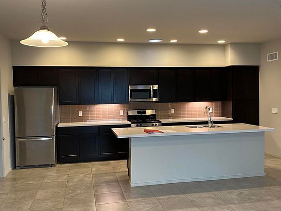 3rd image of 3026 N Dasylirion Dr
