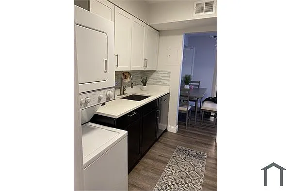 6926 Hanover Pkwy APT 202 photo 1