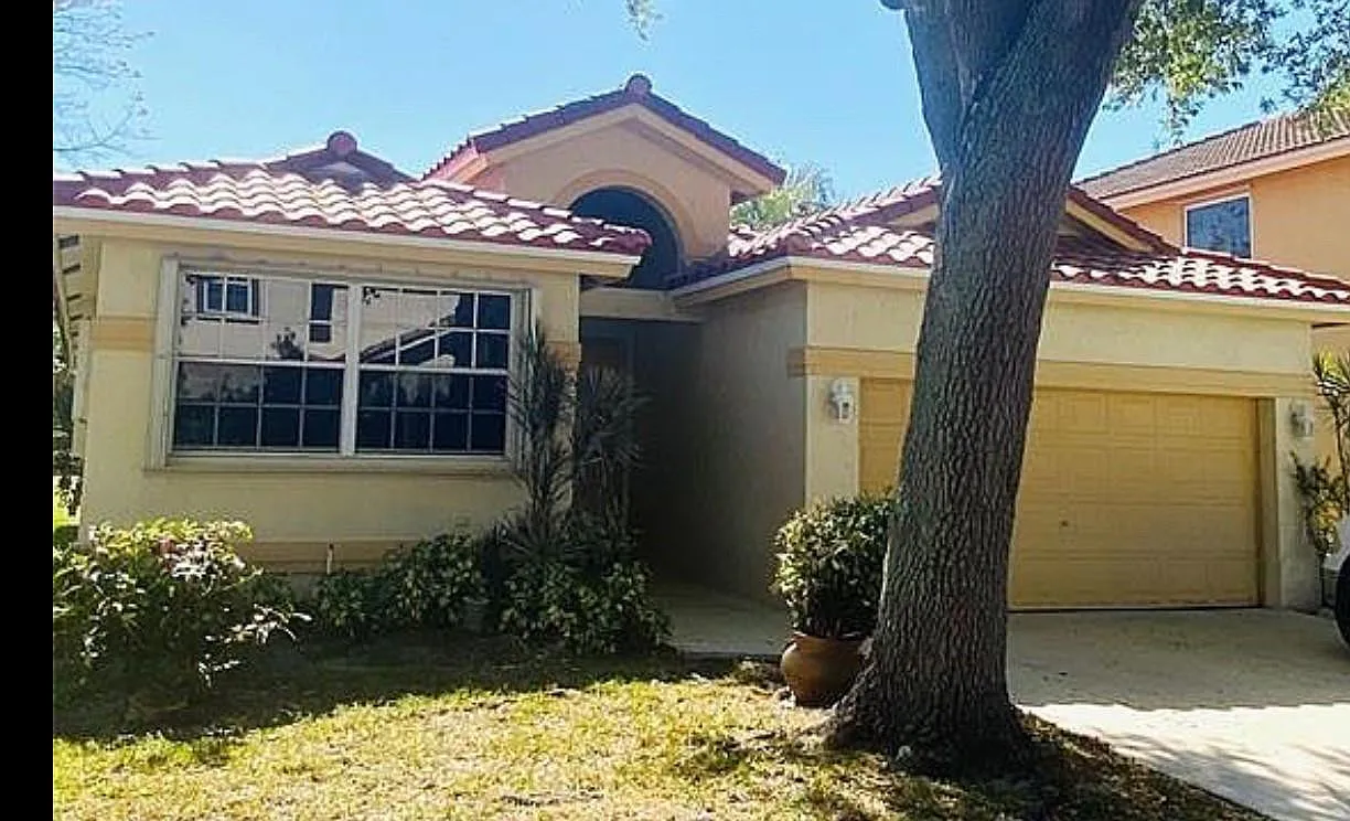 3 bed, 2.0 bath, 1724 sqft, $3,500 — Photo 3