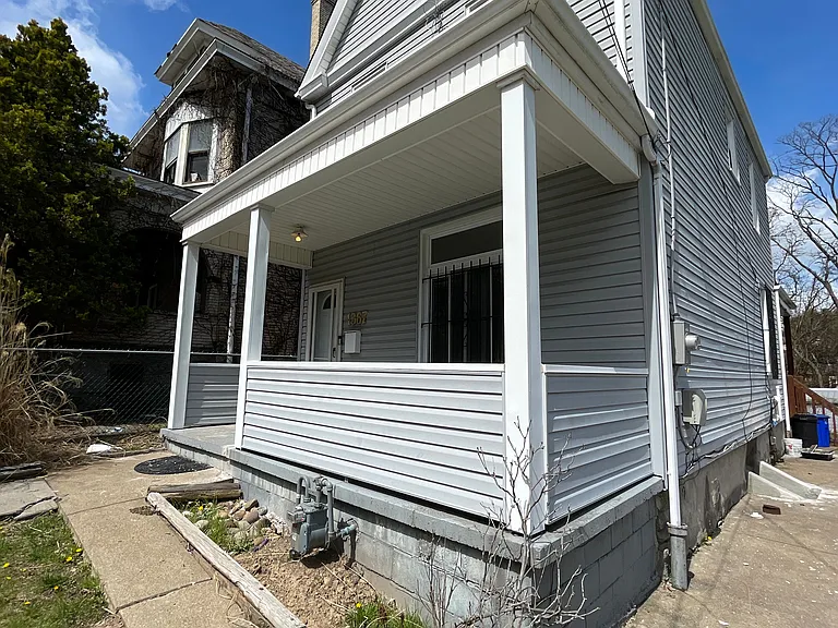 1367 Montezuma St — Photo 1